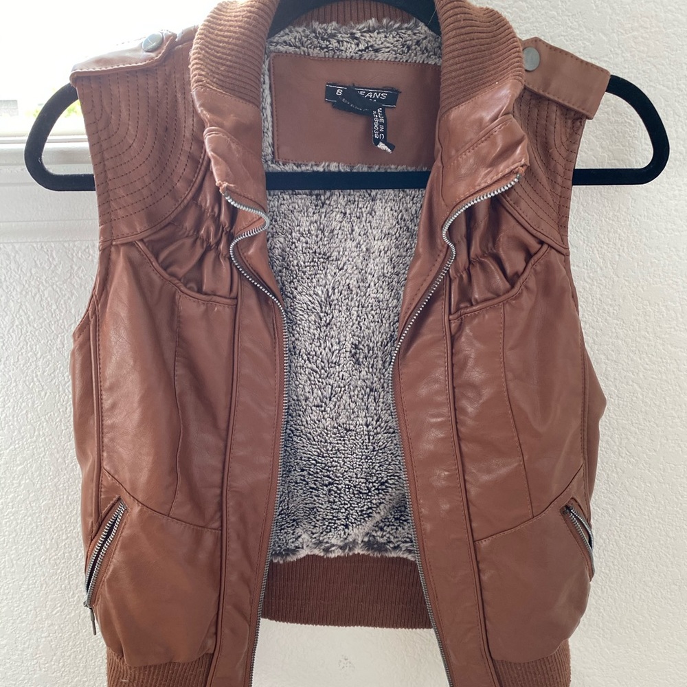 Faux leather brown vest, faux fur lining Small